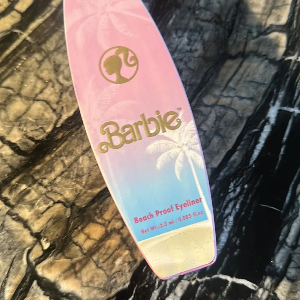 BARBIE X GLAMLITE SURFBOARD EYELINER NEW